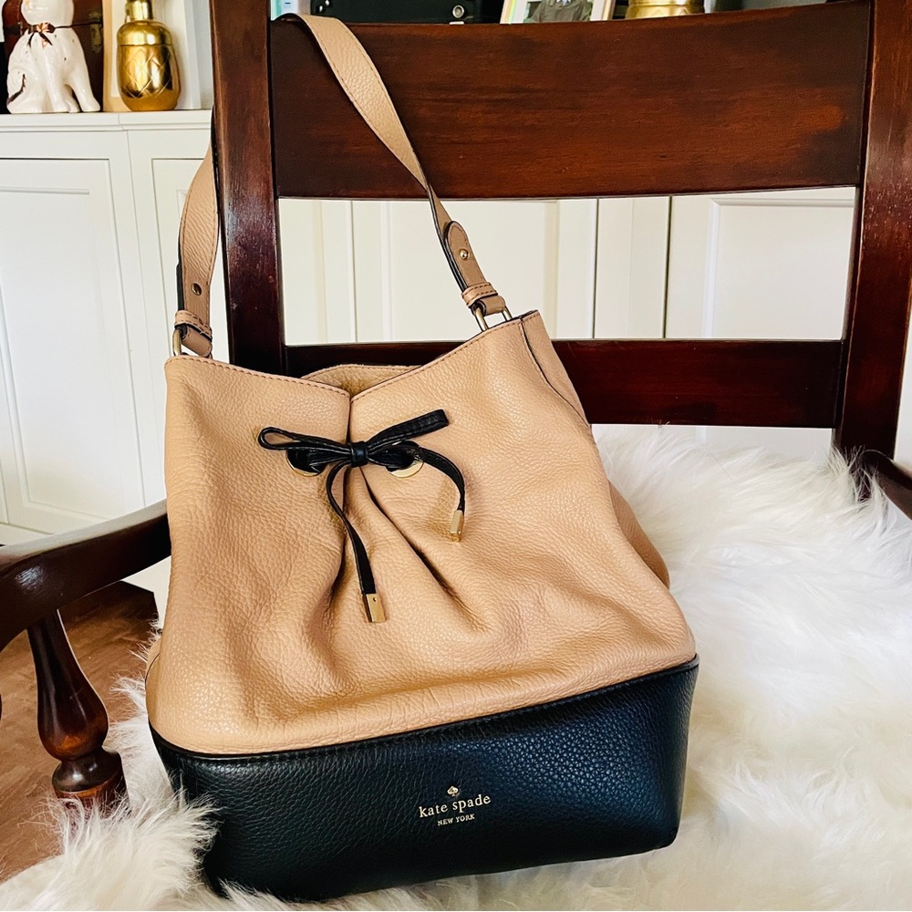 Kate Spade New York Valentine West Valley Tan Black Leather Bucket Bag Bow